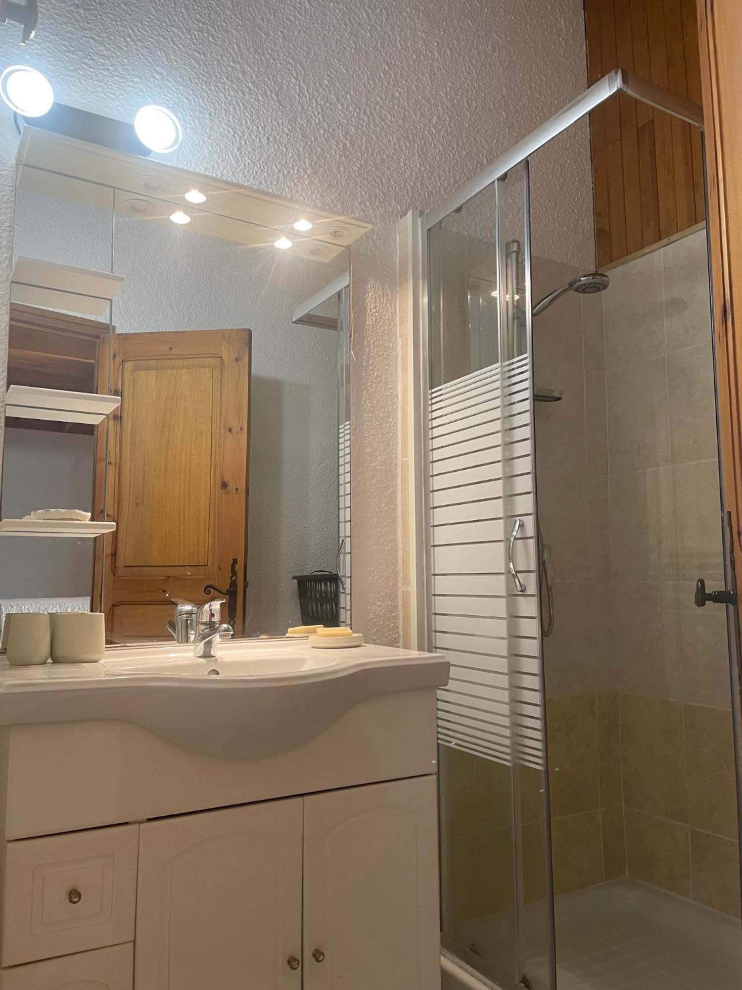 Maison Tres Agreable Avec Exterieurs, Bien Situee Au Plan D'Eau Embrun Kültér fotó