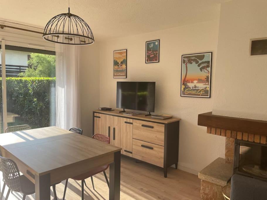 Maison Tres Agreable Avec Exterieurs, Bien Situee Au Plan D'Eau Embrun Kültér fotó